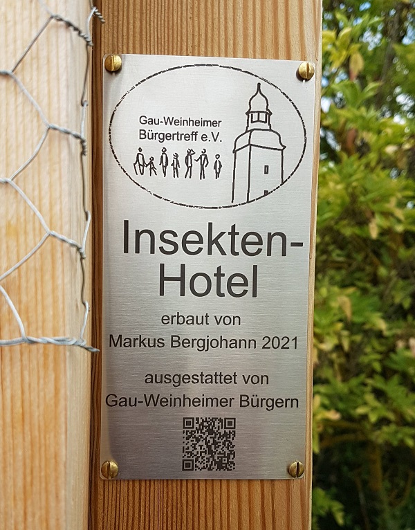 Unser Insektenhotel - Schild mit QR-Code