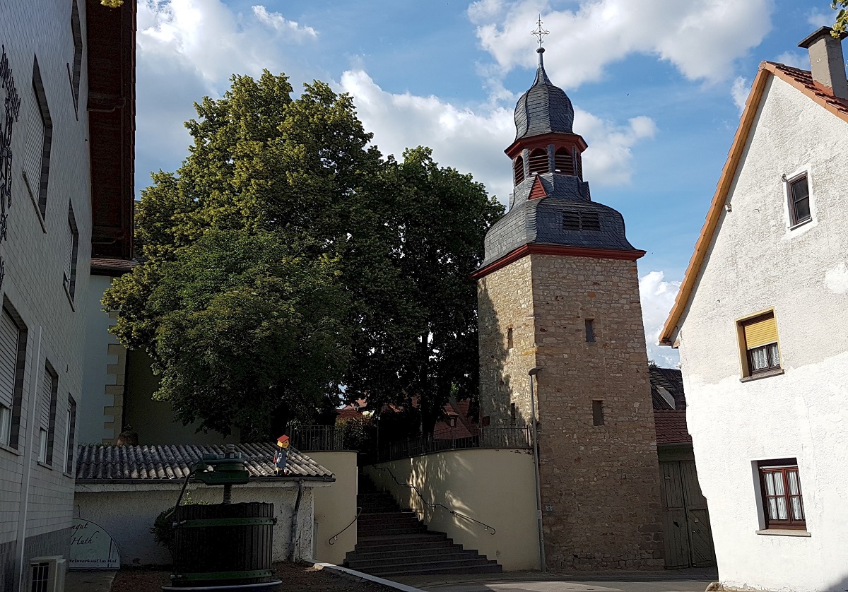 Gemeindeturm Gau-Weinheim  von Süden